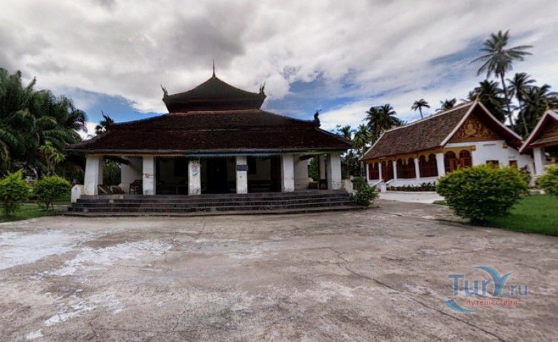 Храм Ват Висуналат (Ват Висун)