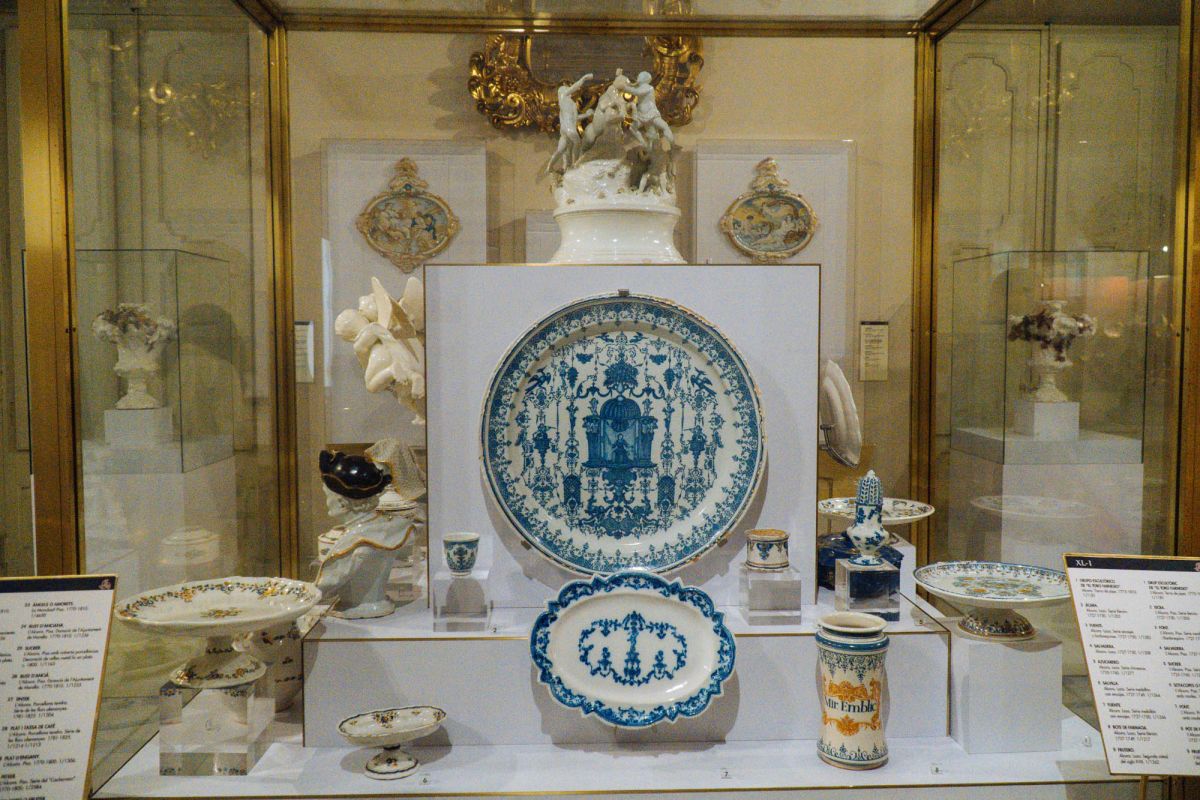 Дворец маркизов Дос-Агуас - Музей керамики