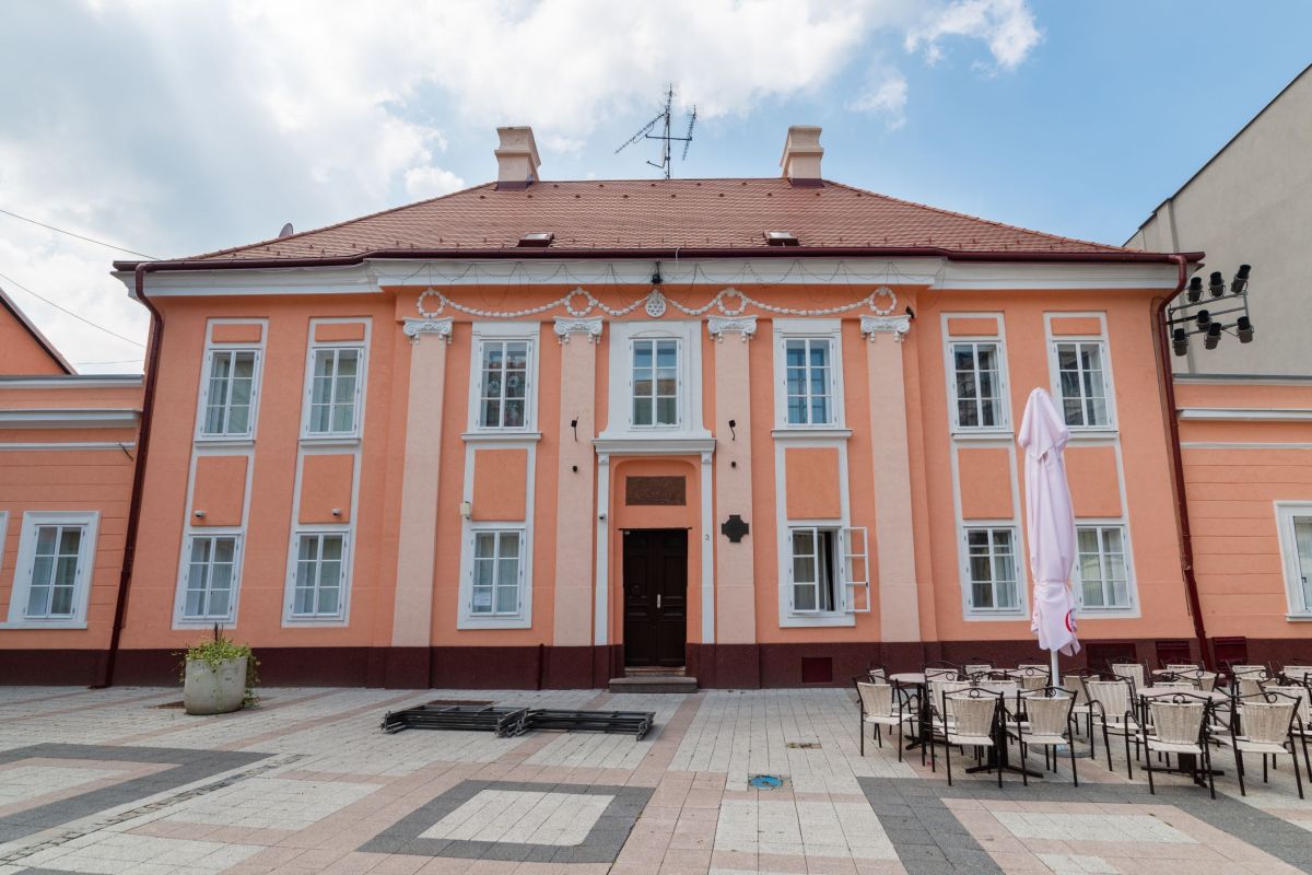 Здание католического прихода (Плебания)