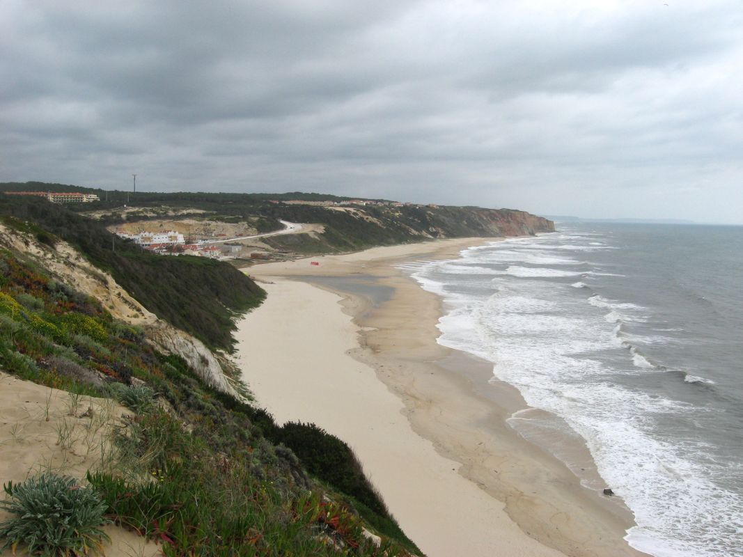 Пляж «Прайя-ди-Паредеш-да-Витория»