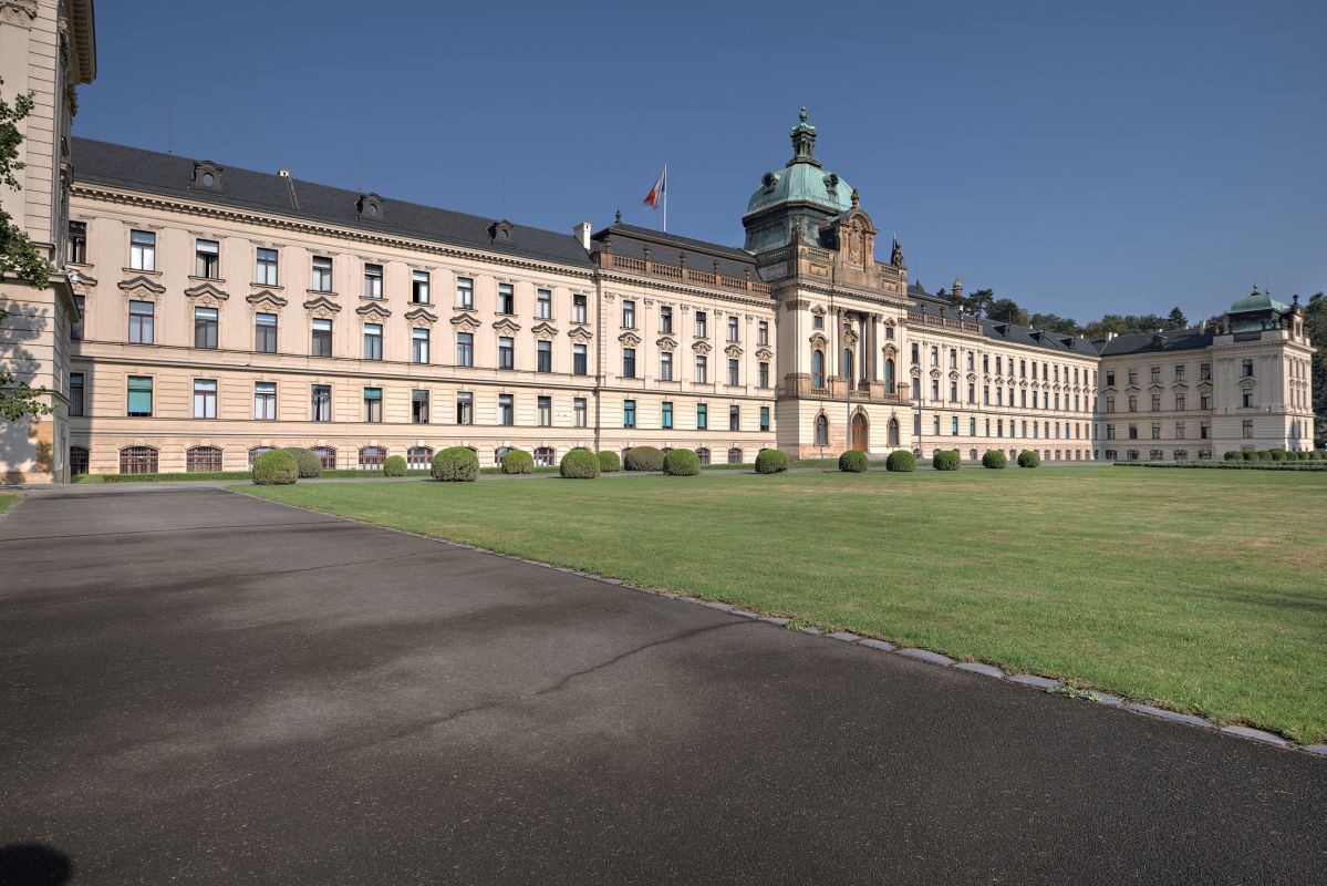 Стракова академия