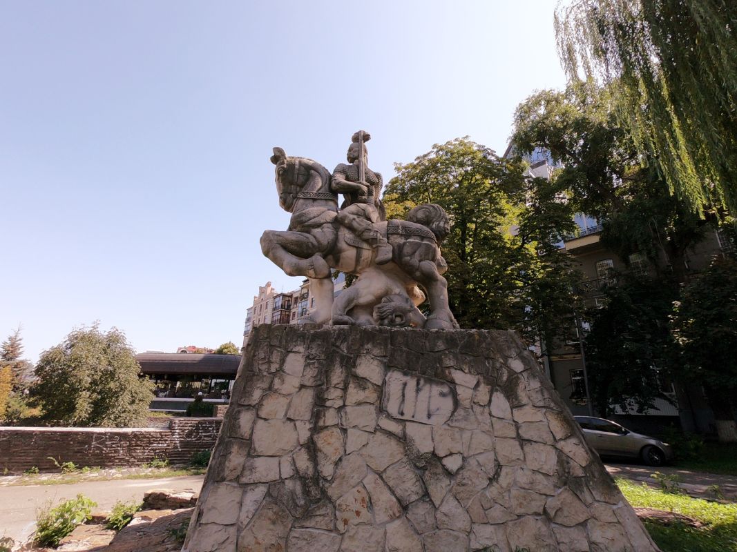 Памятник князю Святославу Игоревичу