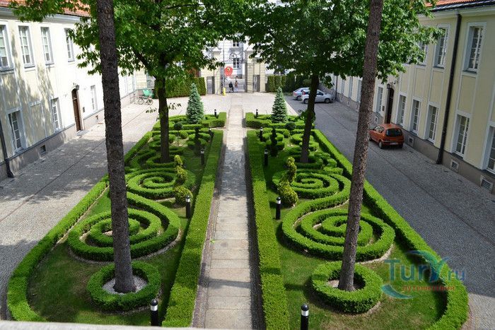 Дворец Борхов - Дворец Архиепископов Варшавских