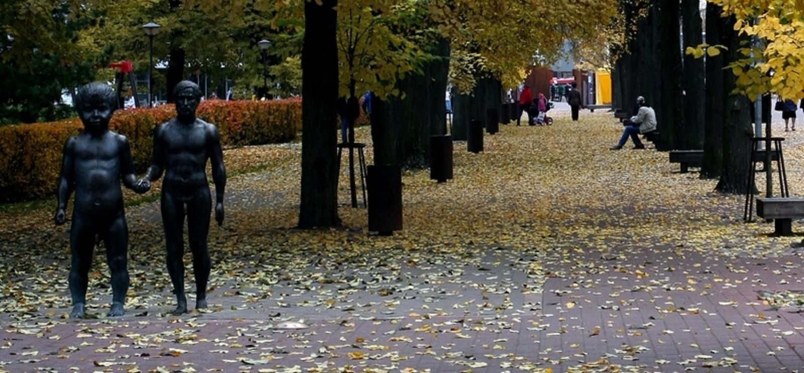 Скульптура Отец и сын