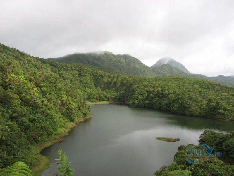 Национальный парк Морн-Труа-Питон