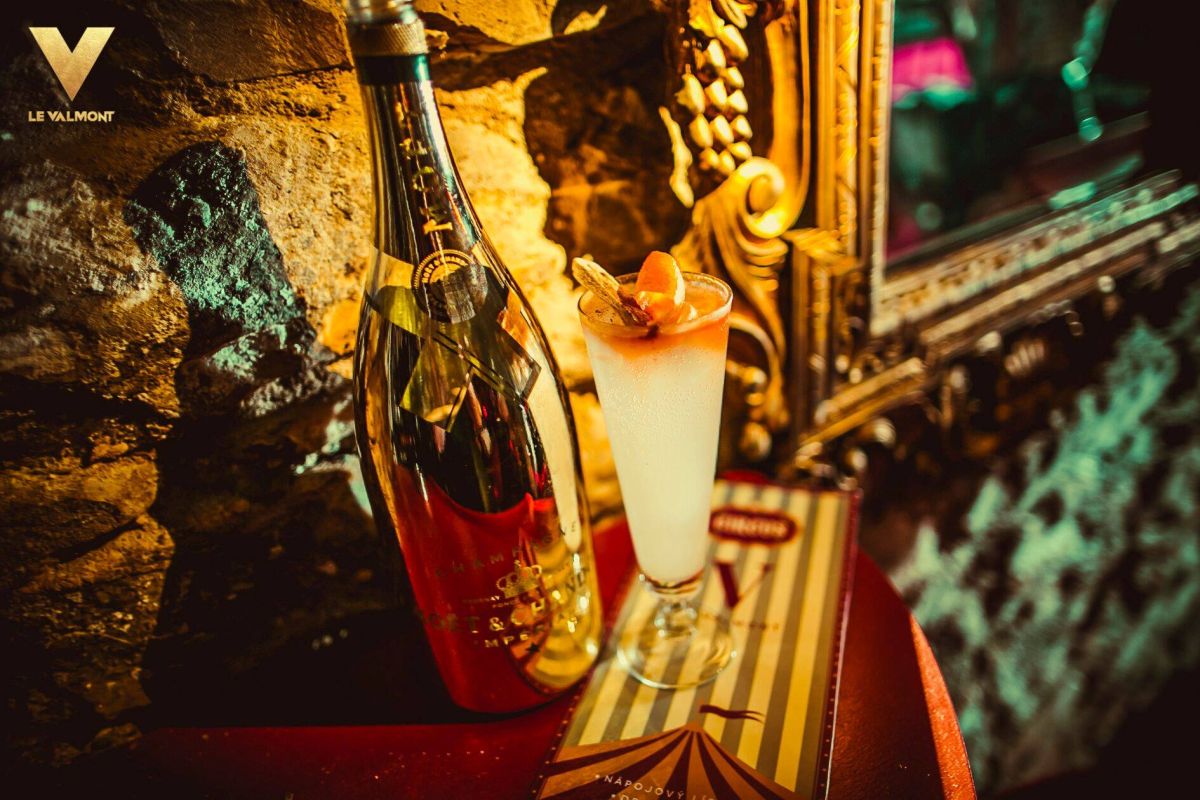 Le Valmont Club & Lounge