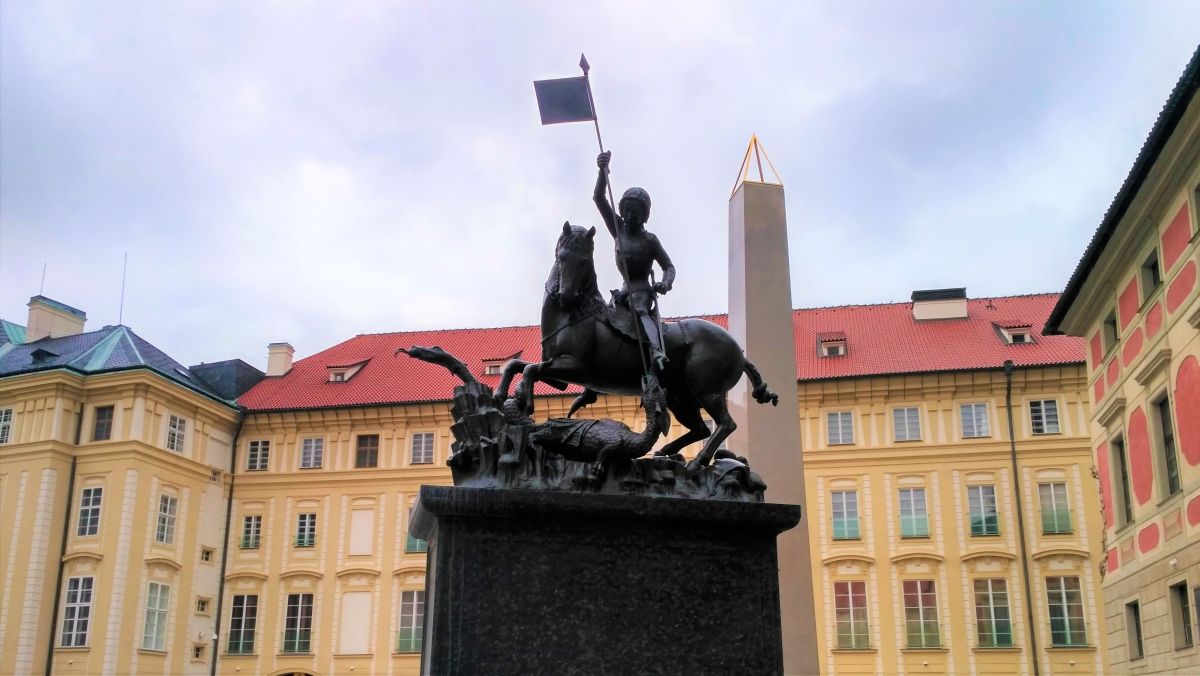 Статуя Георгия Победоносца