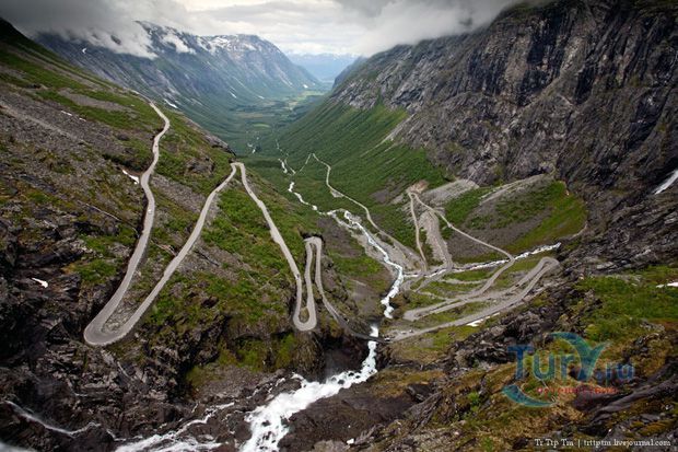 Лестница и Стена троллей в Норвегии 