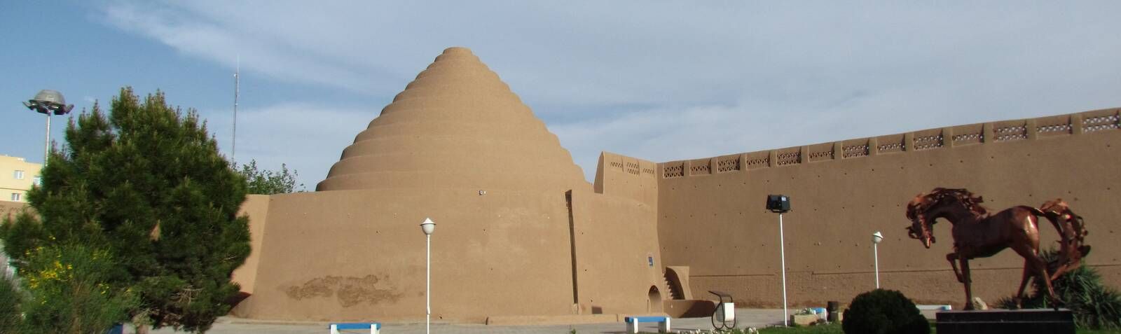 Яхдан Моайеди (ледяной дом Моайеди)