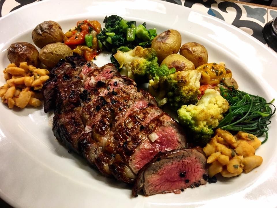 MANÚ Risto & Lounge