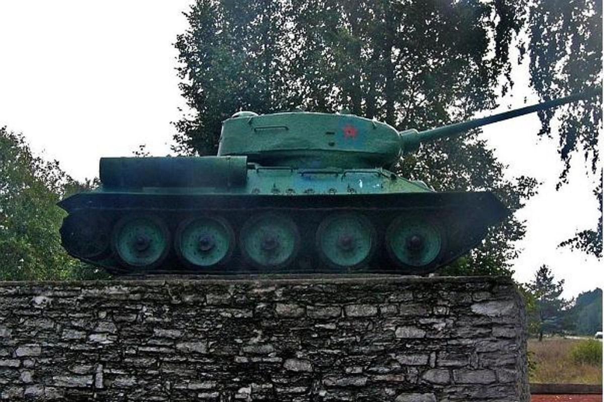 Памятник «Танк Т-34»