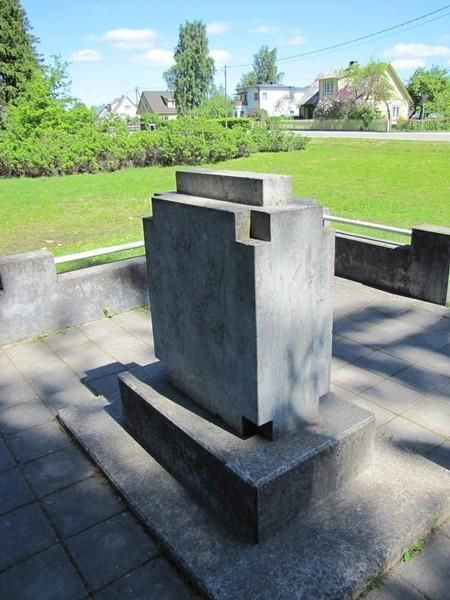 Памятный знак Освободительной войны в лесу Палермо в Раквере