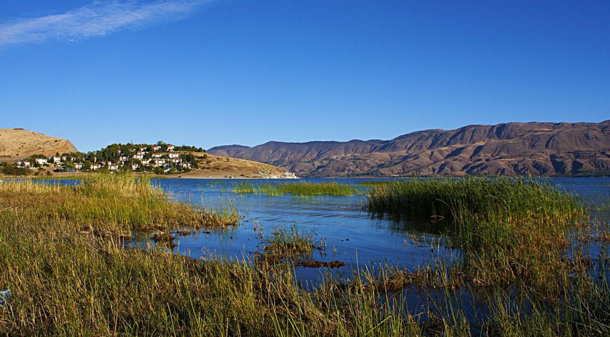 Озеро Хазар