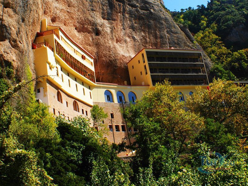 Монастырь Мега Спилеон в Калаврите