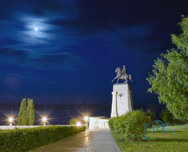 Памятник Татищеву