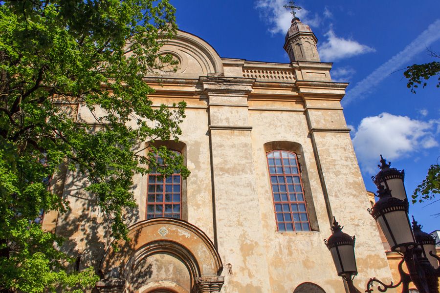 Церковь Святой Троицы и базилианский монастырь