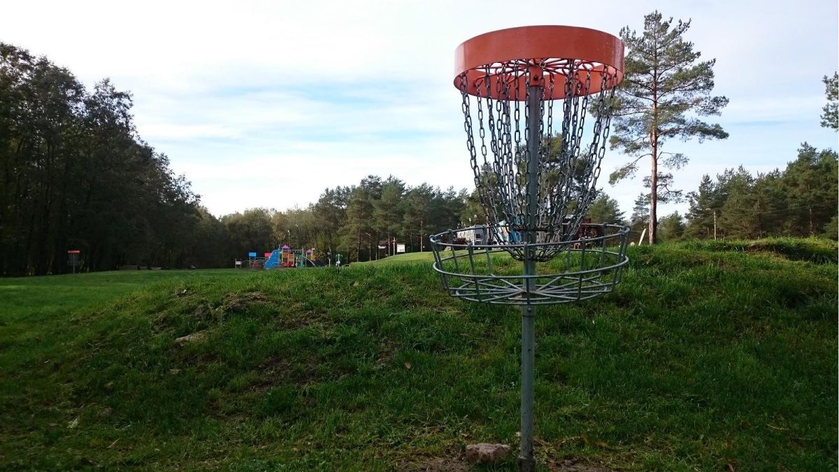 Площадка для игры в Диск-Гольф в Äkkeküla