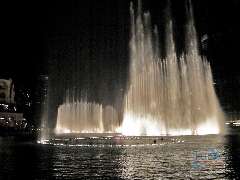 Фонтан Дубай