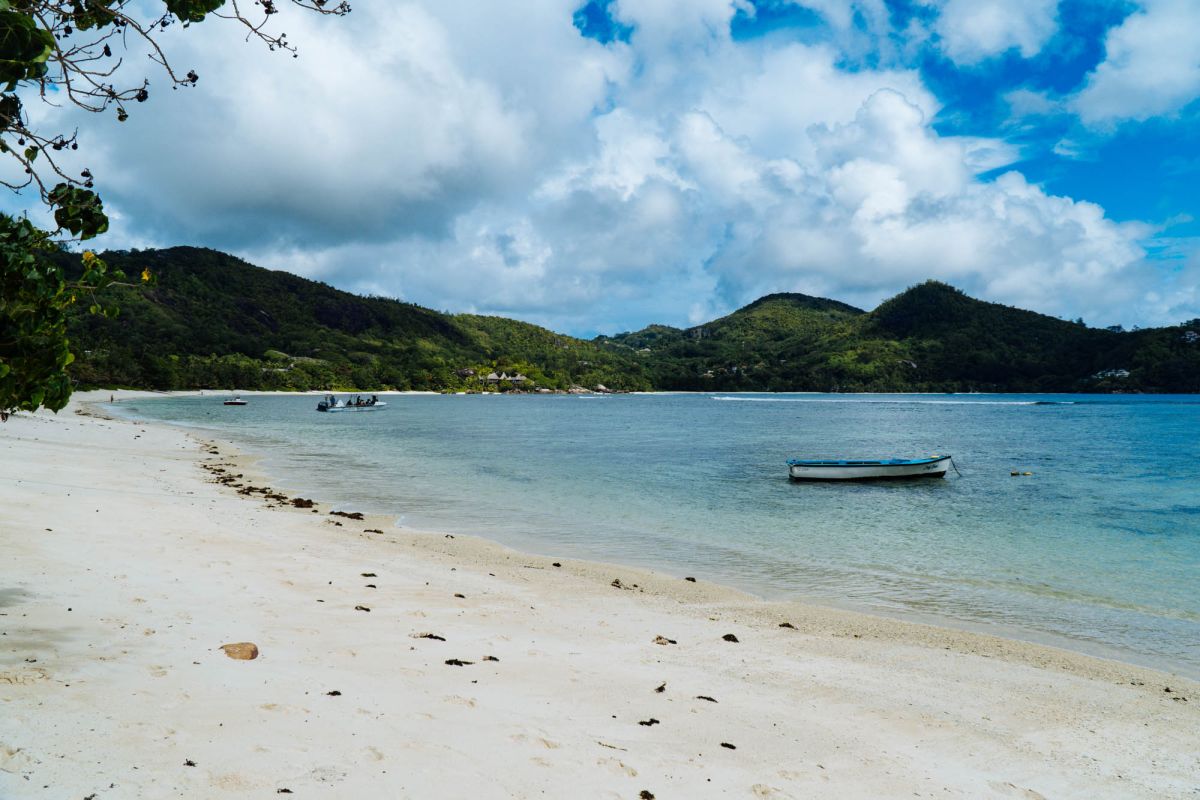 Баи Лазар Паблик Бич