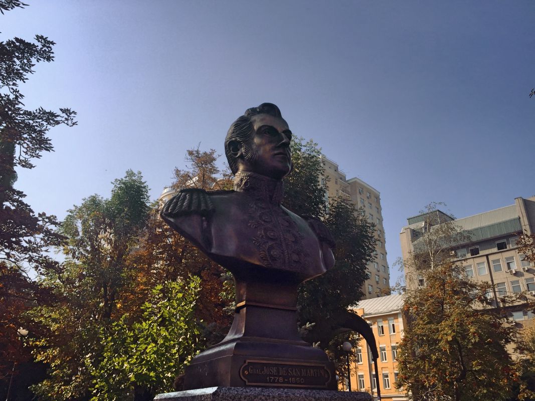 Памятник генералу Хосе де Сан-Мартину
