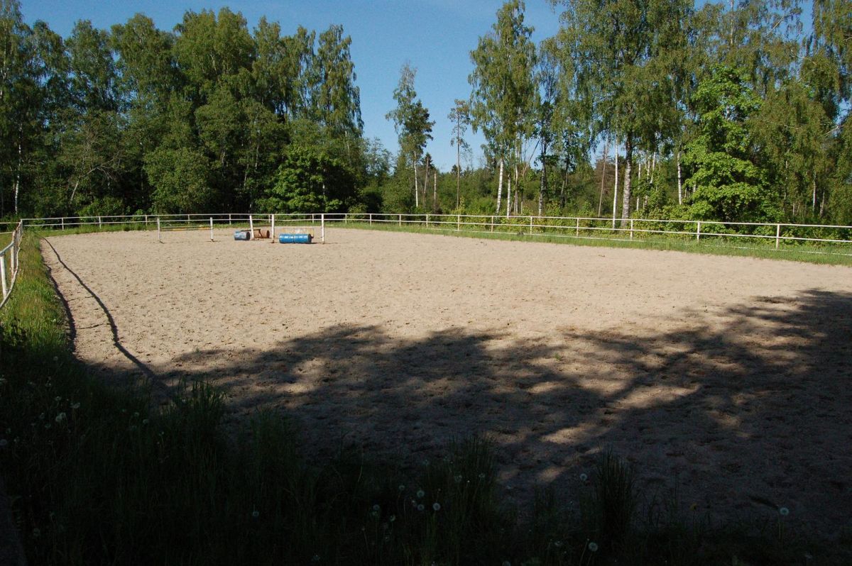 Конюшни Креглени