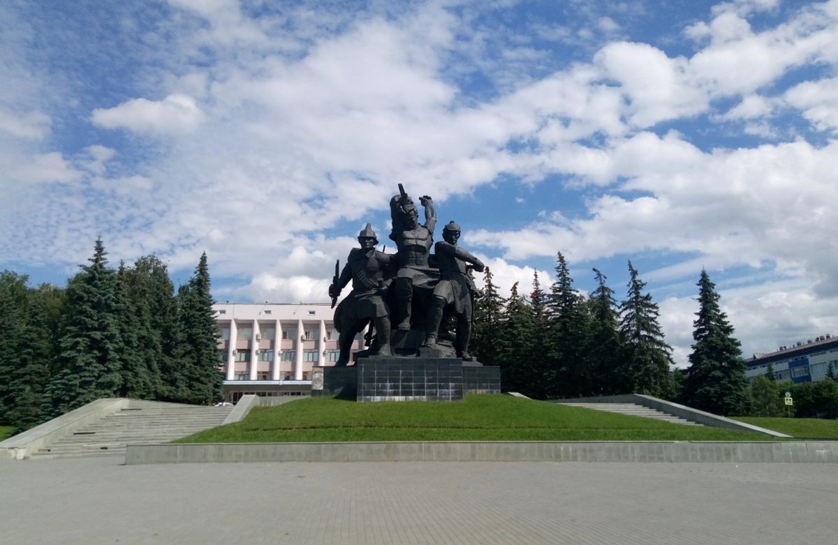 Памятник Героям Октябрьской революции и Гражданской войны