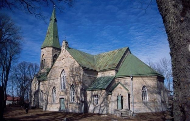 Церковь в Юри