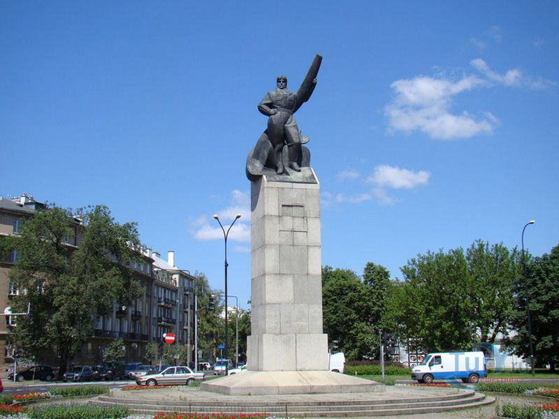 Памятник Авиатору в Варшаве