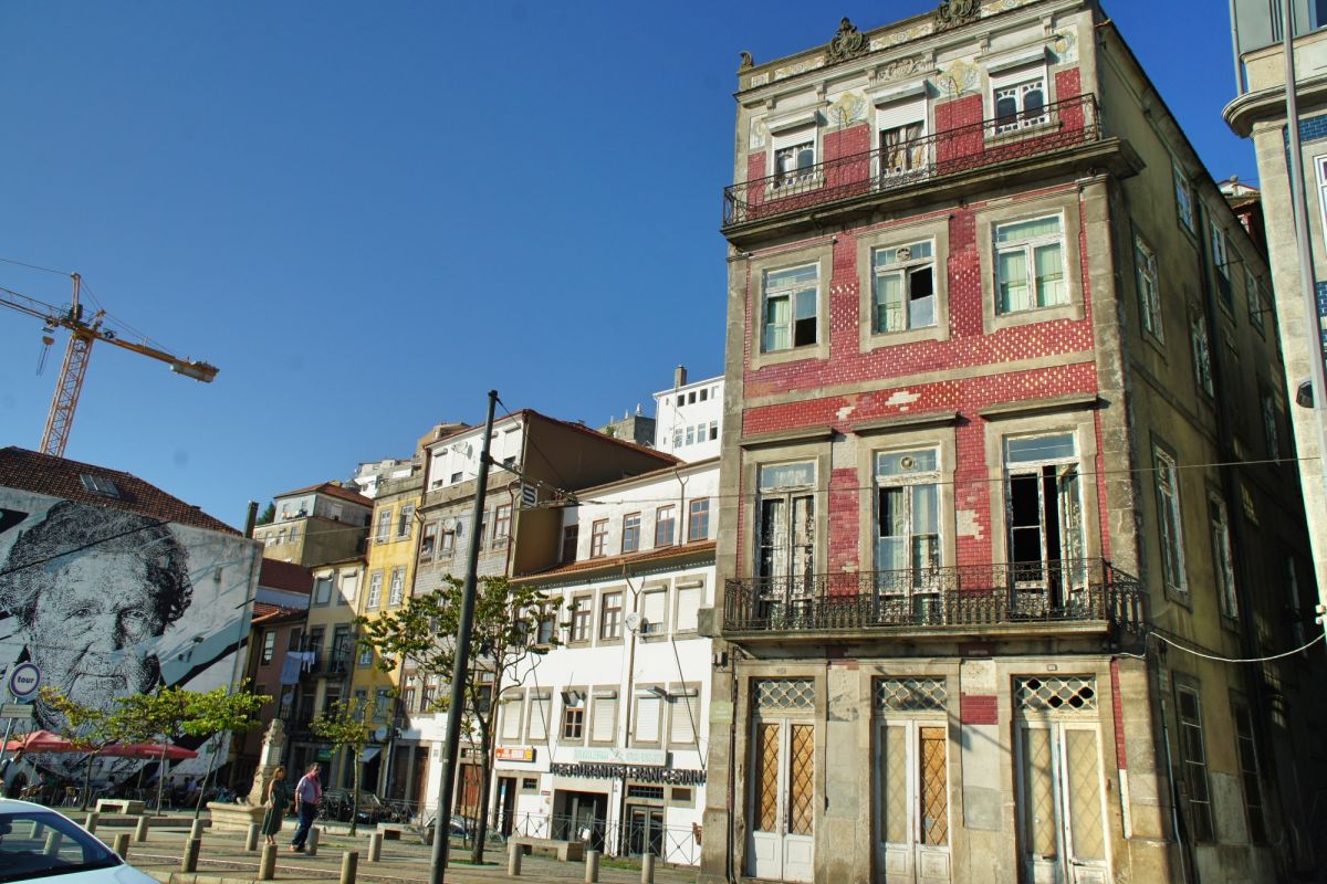 Площадь Артура Аркоса