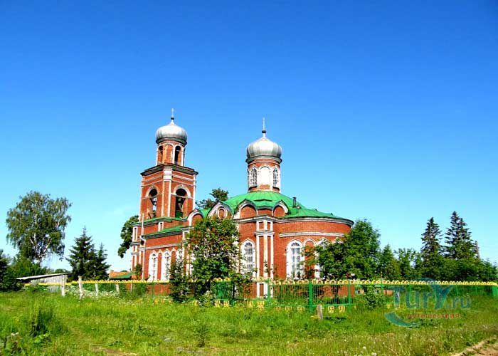 Церковь Святой Троицы в Емелево