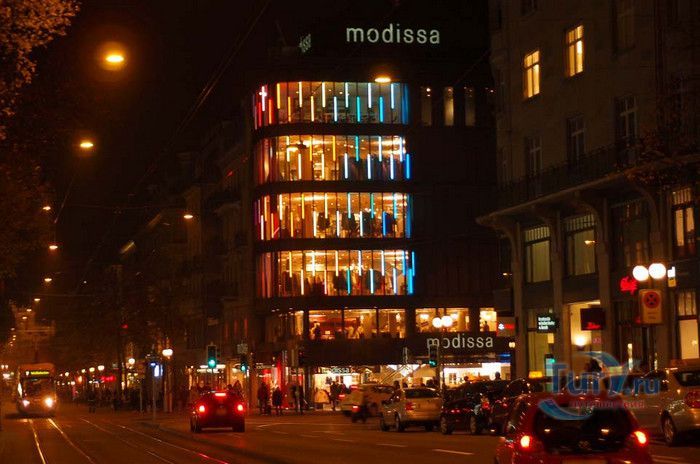 Улица Банхофштрассе в Цюрихе