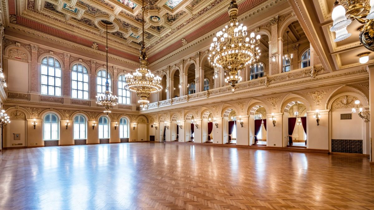 Дворец Жофин