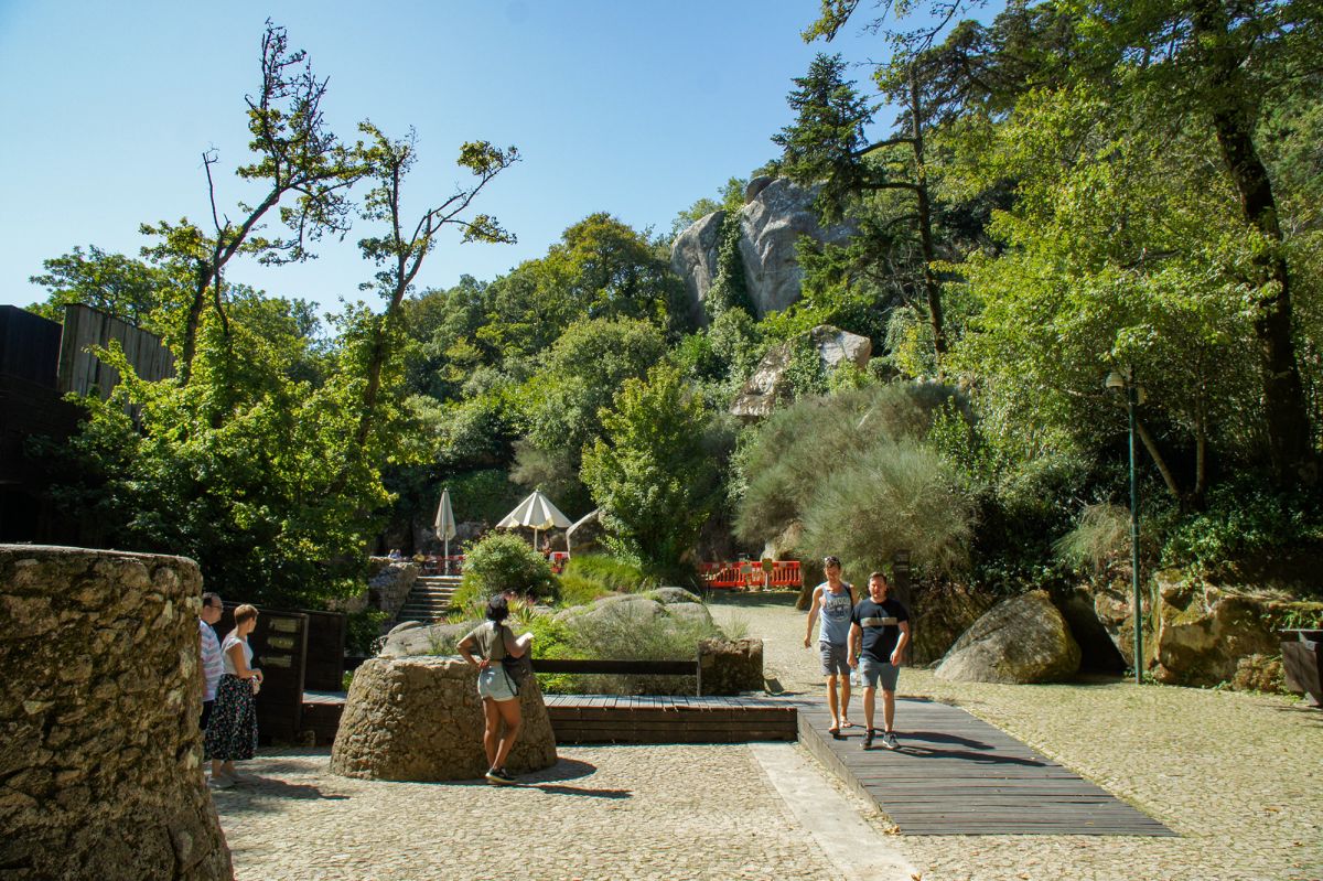 Площадь оружия в Мавританском замке