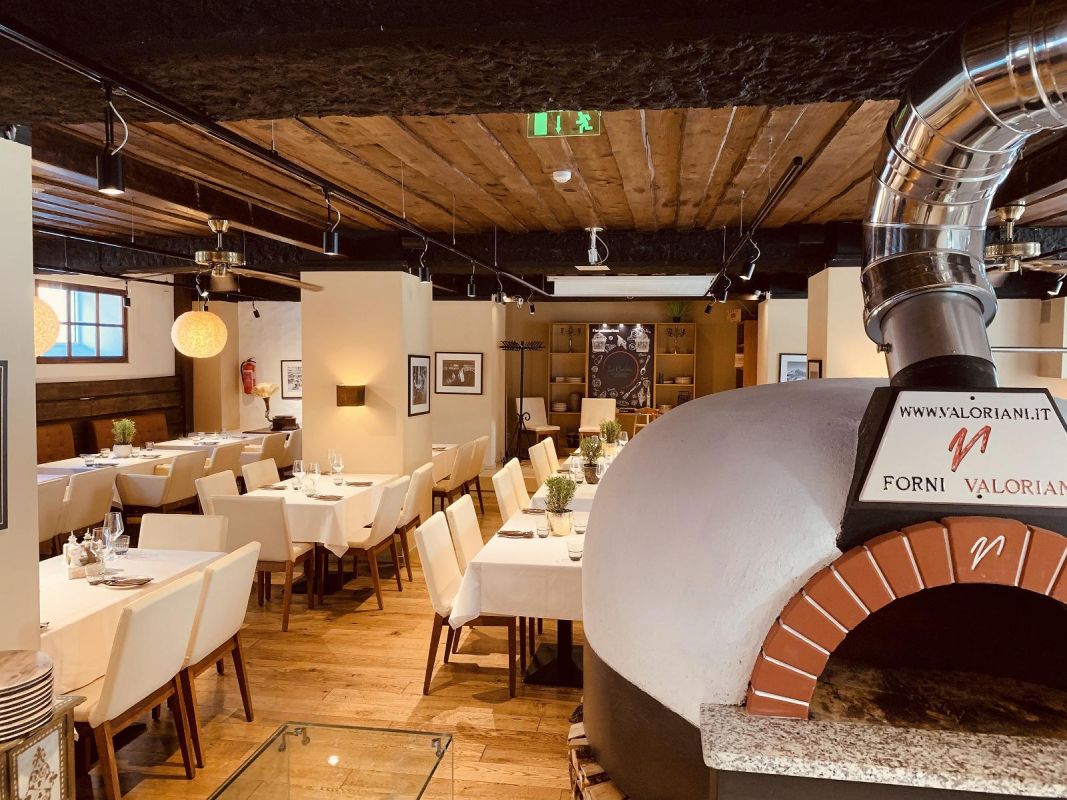 Ресторан и неапольская пиццерия La Cucina