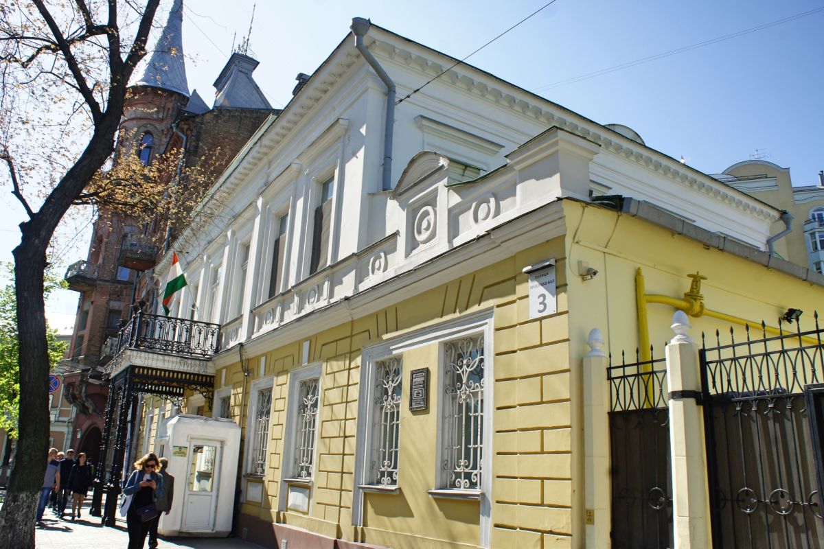 Особняк XIX века на ул. Ярославов вал, 3