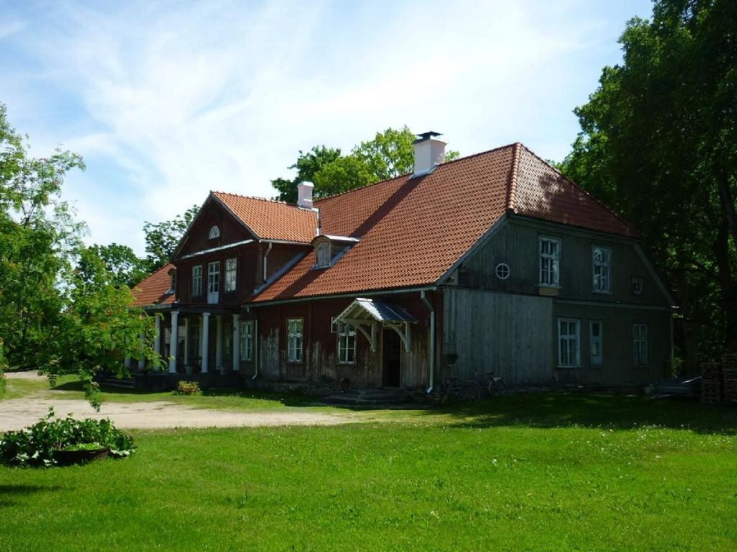 Музей Варбла на мызе Ууэ-Варбла