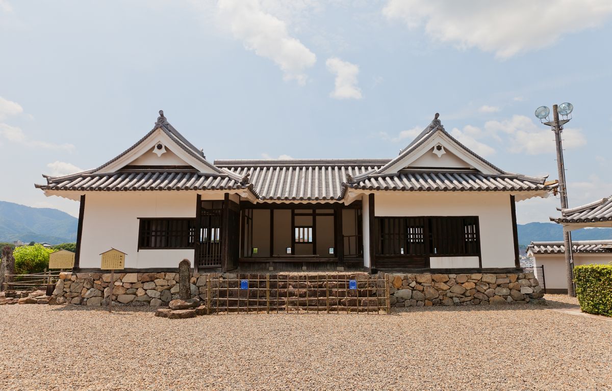 Замок Фукучияма