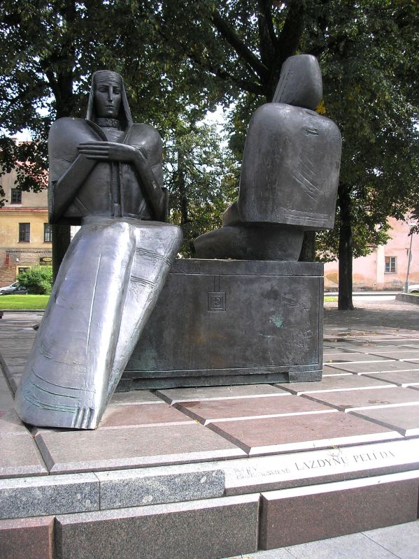 Памятник Лаздину Пеледа