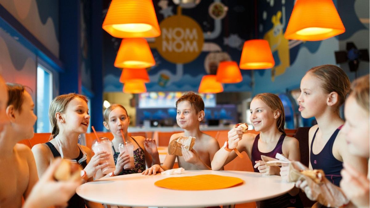 Кафе NomNom
