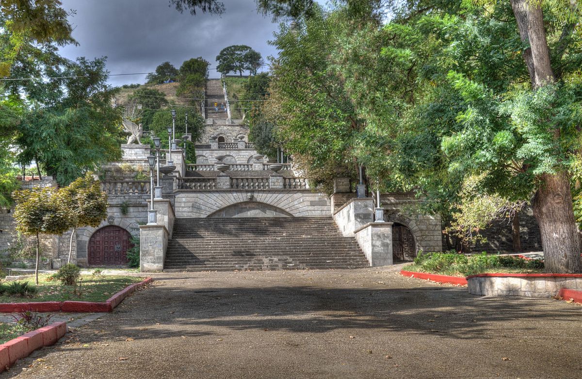 Большая Митридатская лестница