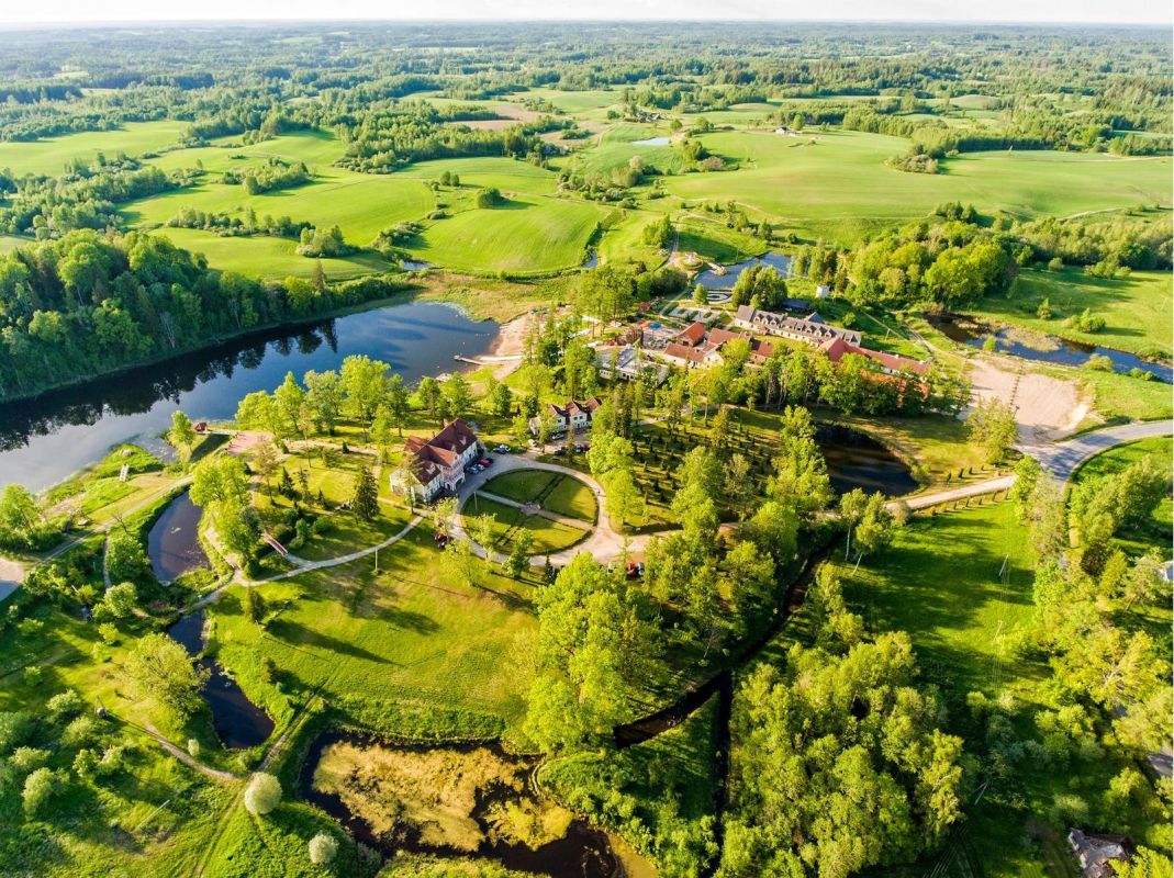 Кентервильский замок (Мыза Пикаярве)