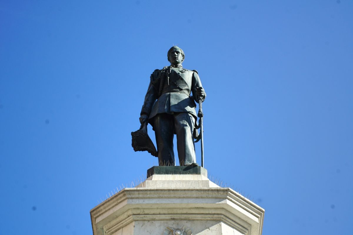 Памятник королю Дому Педро V