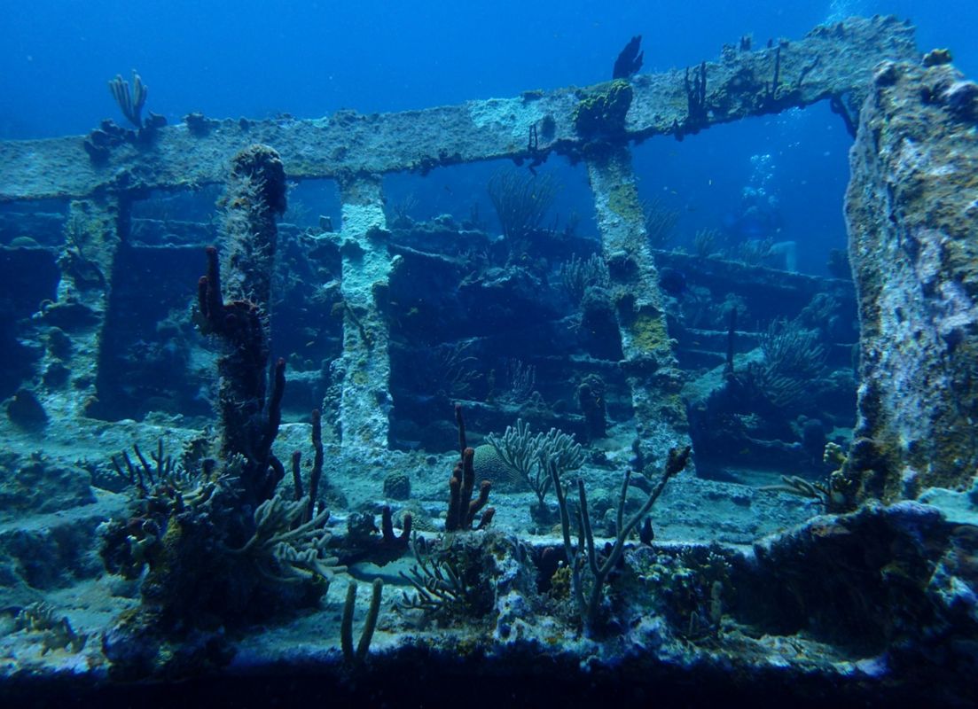 Затонувшие суда: обломки Роны
