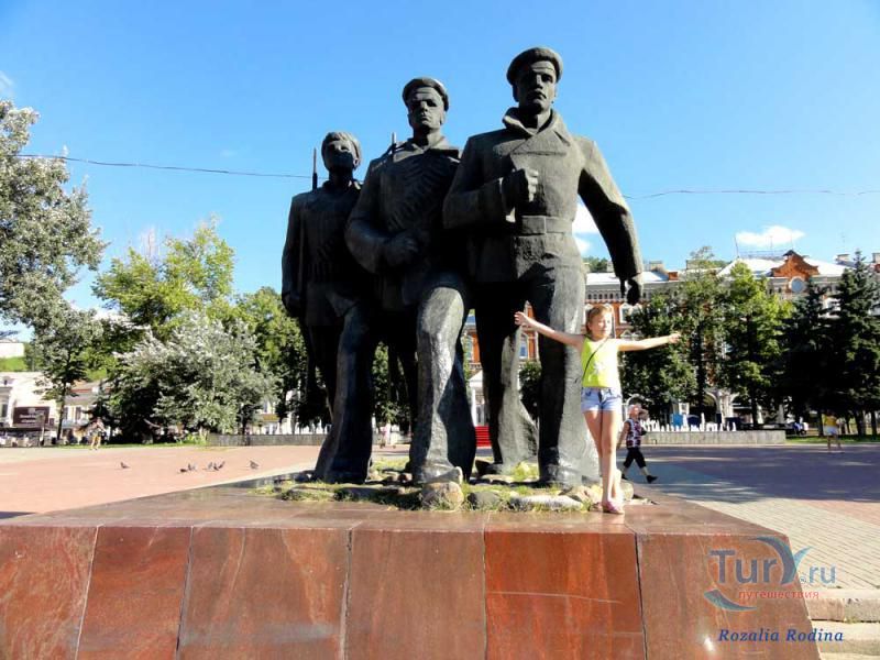 Памятник героям Волжской военной флотилии