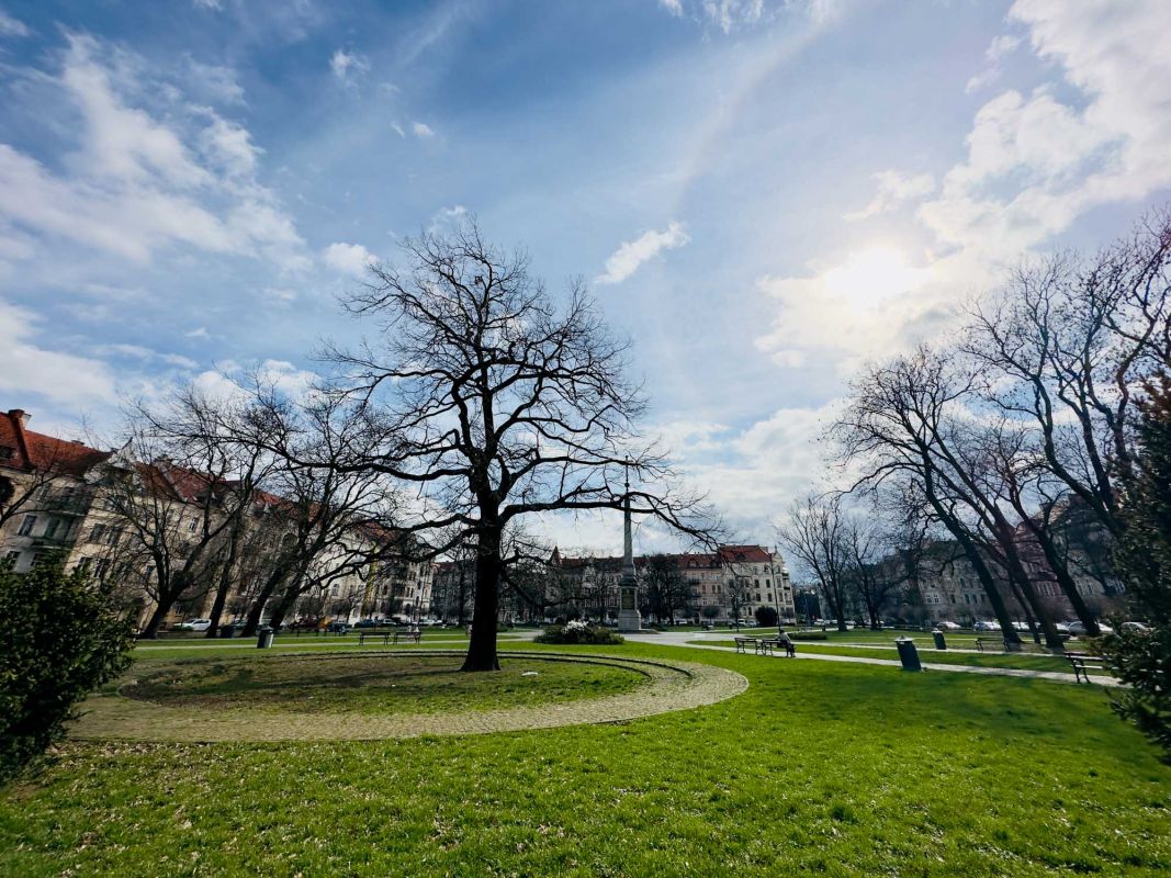 Площадь Орлят Львовских