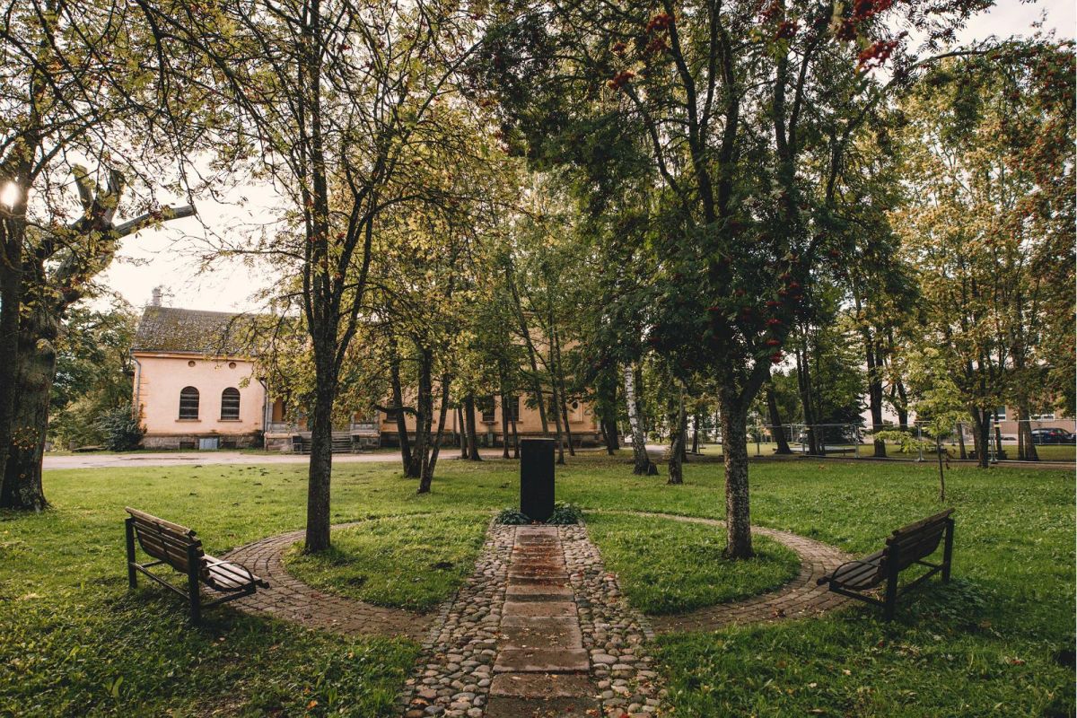 Памятник репрессированным советской властью
