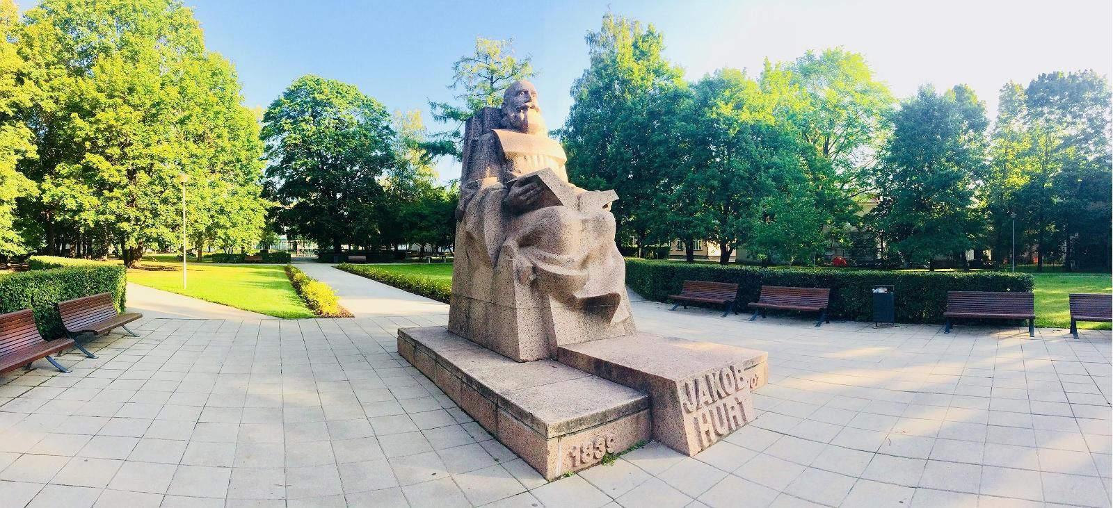 Памятник Якобу Хурту