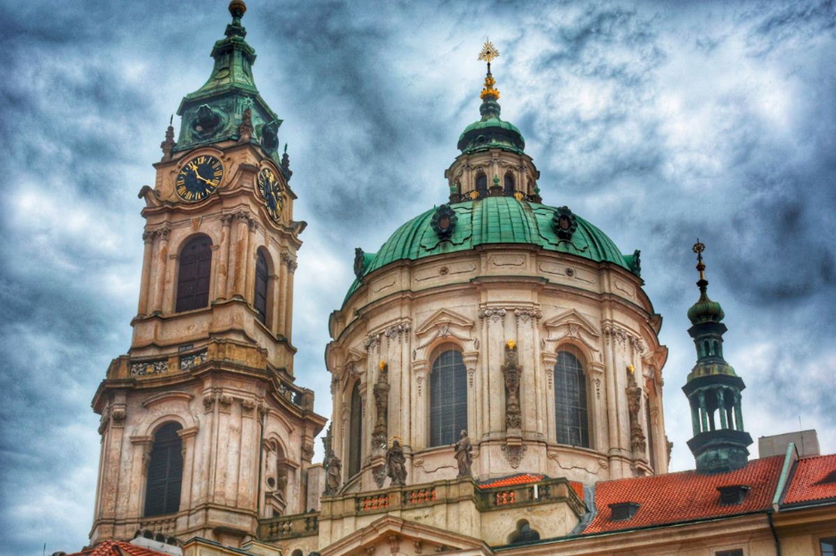 Костел Святого Микулаша (Святого Николая) на Малостранской площади