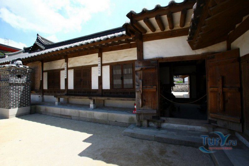 Деревня Традиционных Домов Ханок (Деревня Намсанголь Ханок)