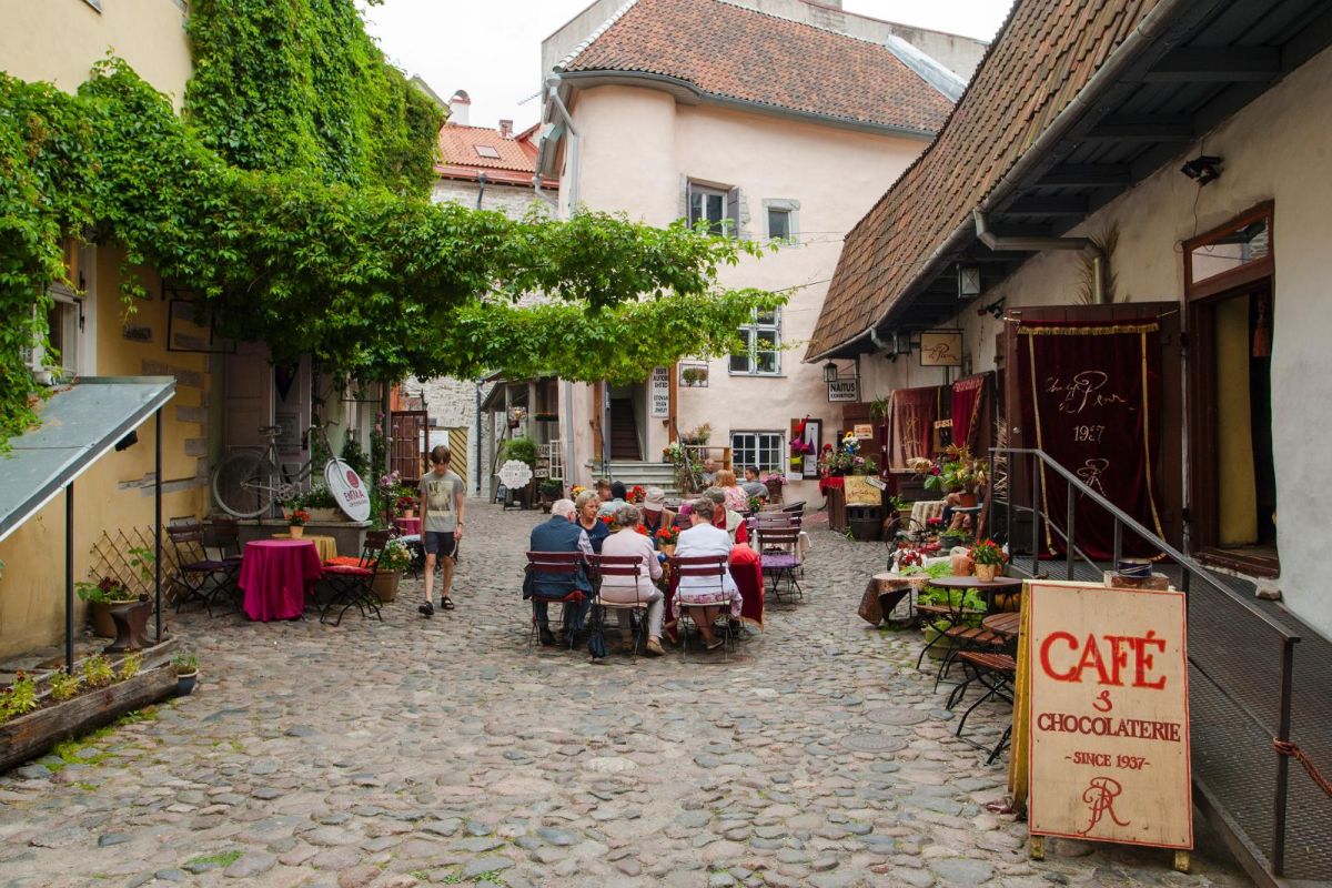 Дворик мастеров